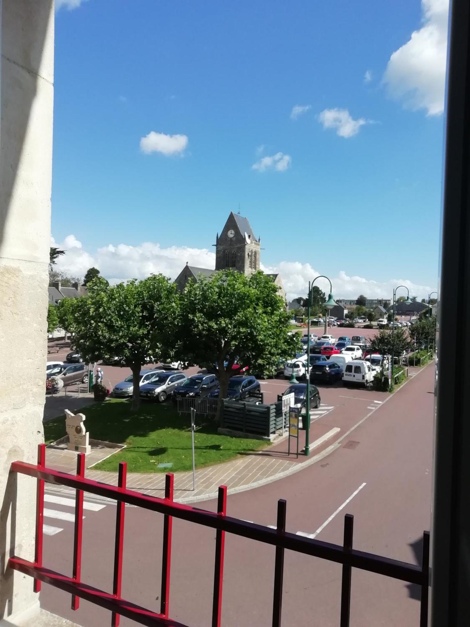 Gite Le Jour J Sainte-Mere-Eglise Exterior foto